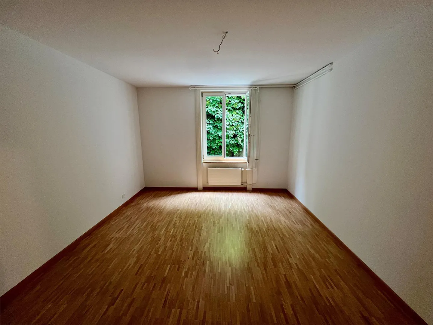 Renovated 5-room Art Nouveau apartment - Photo 8 of 8