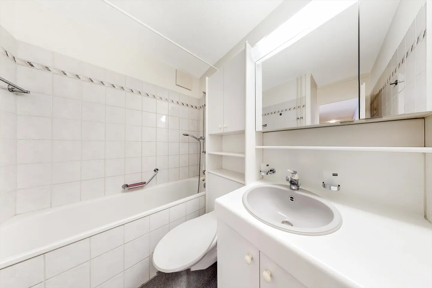 Beautiful view of the city of Aarau - Photo 9 of 10