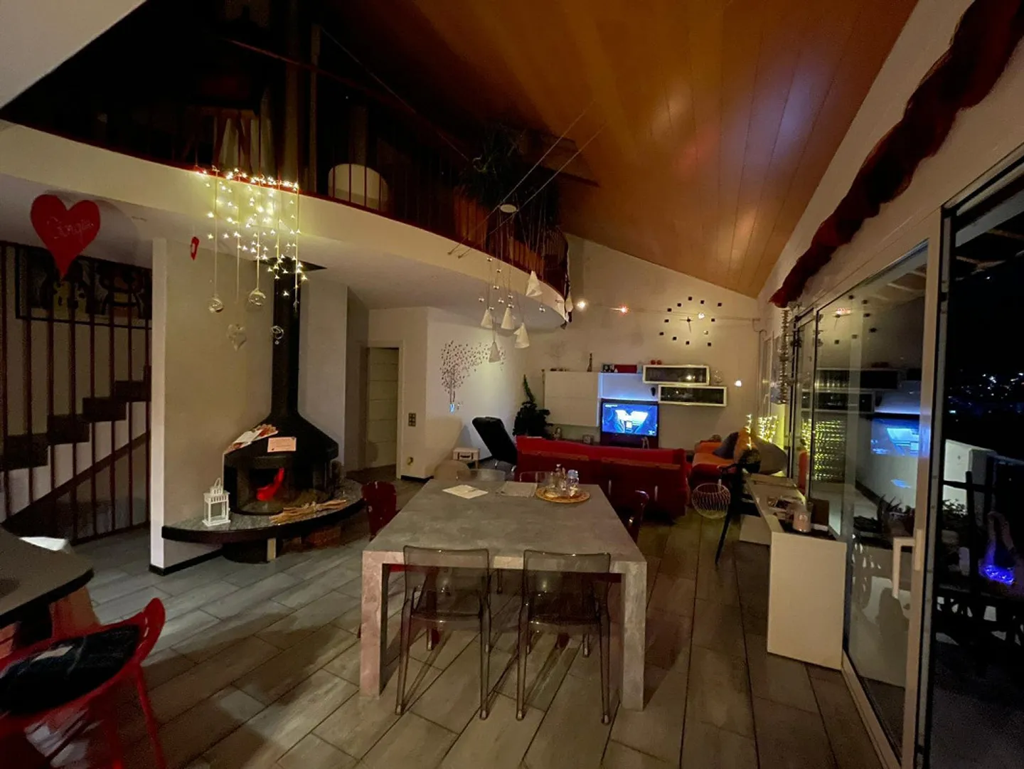 Casa incantevole con 6,5 stanze e vista aperta a Bellinzona - Foto 5 di 10