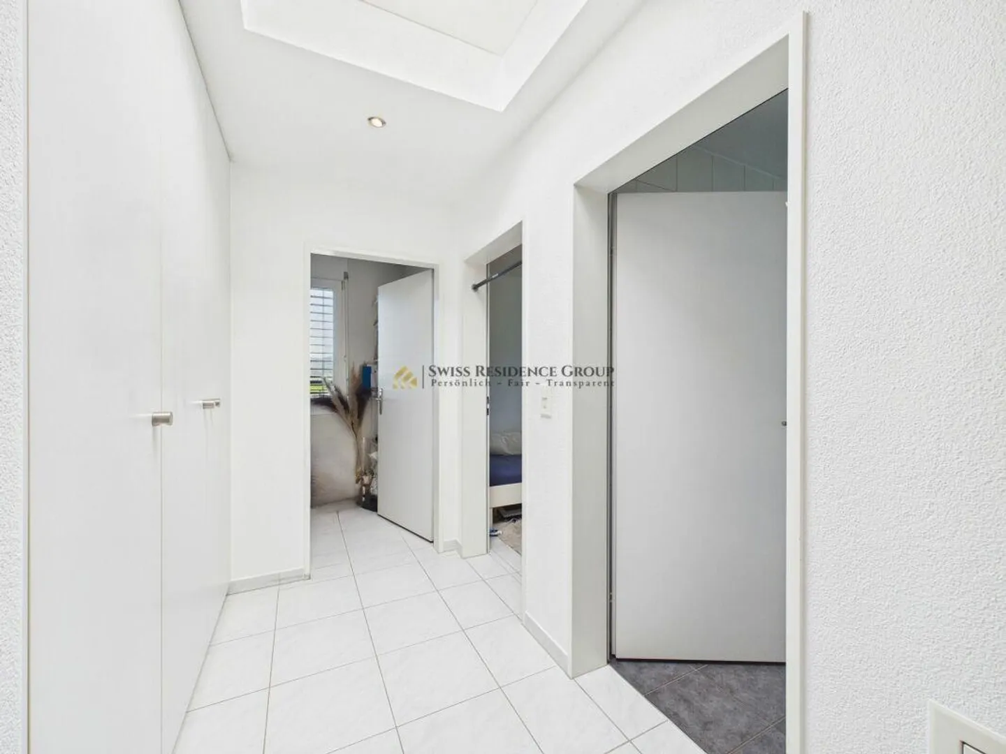 Appartamento attico luminoso con una vista splendida sulle montagne e sul lago - Foto 12 di 22