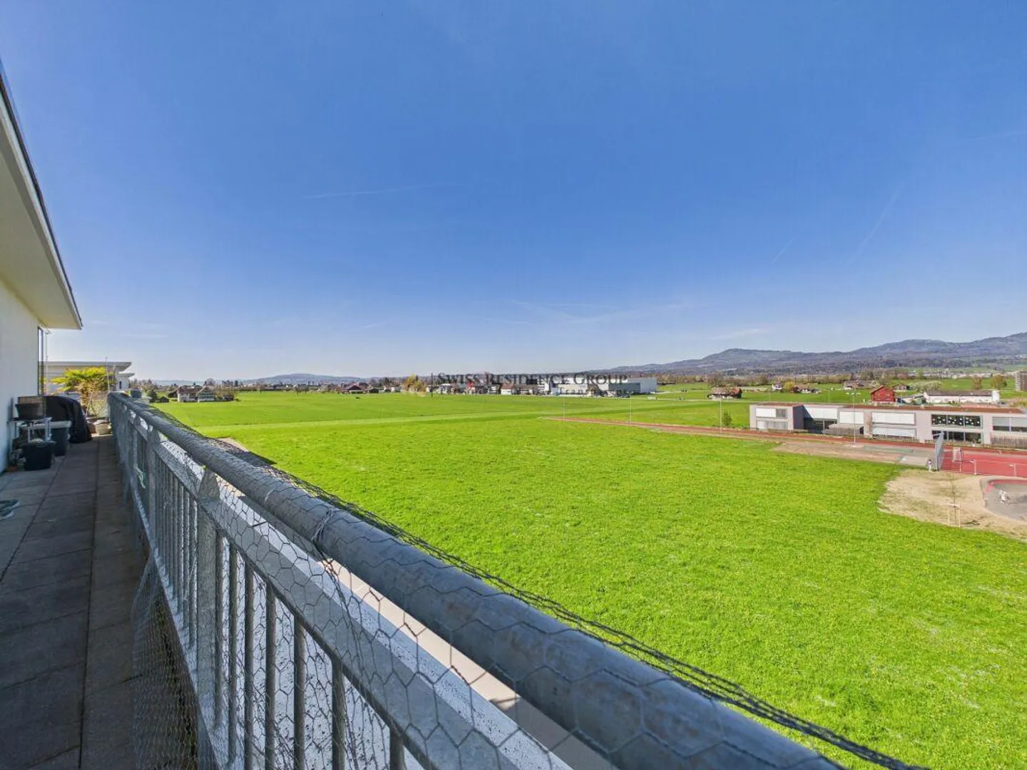 Appartamento attico luminoso con una vista splendida sulle montagne e sul lago - Foto 21 di 22