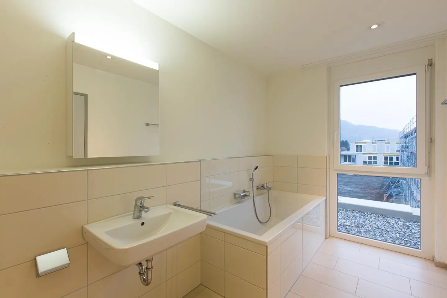 Attic apartment with plenty of space! - Photo 5 of 7