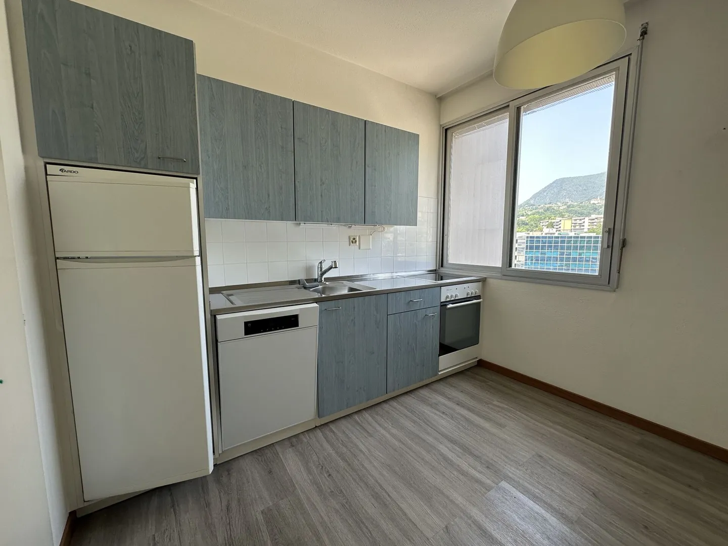 Appartamento Attico con Terrazza Abitabile e Vista Aperta - Foto 5 di 9