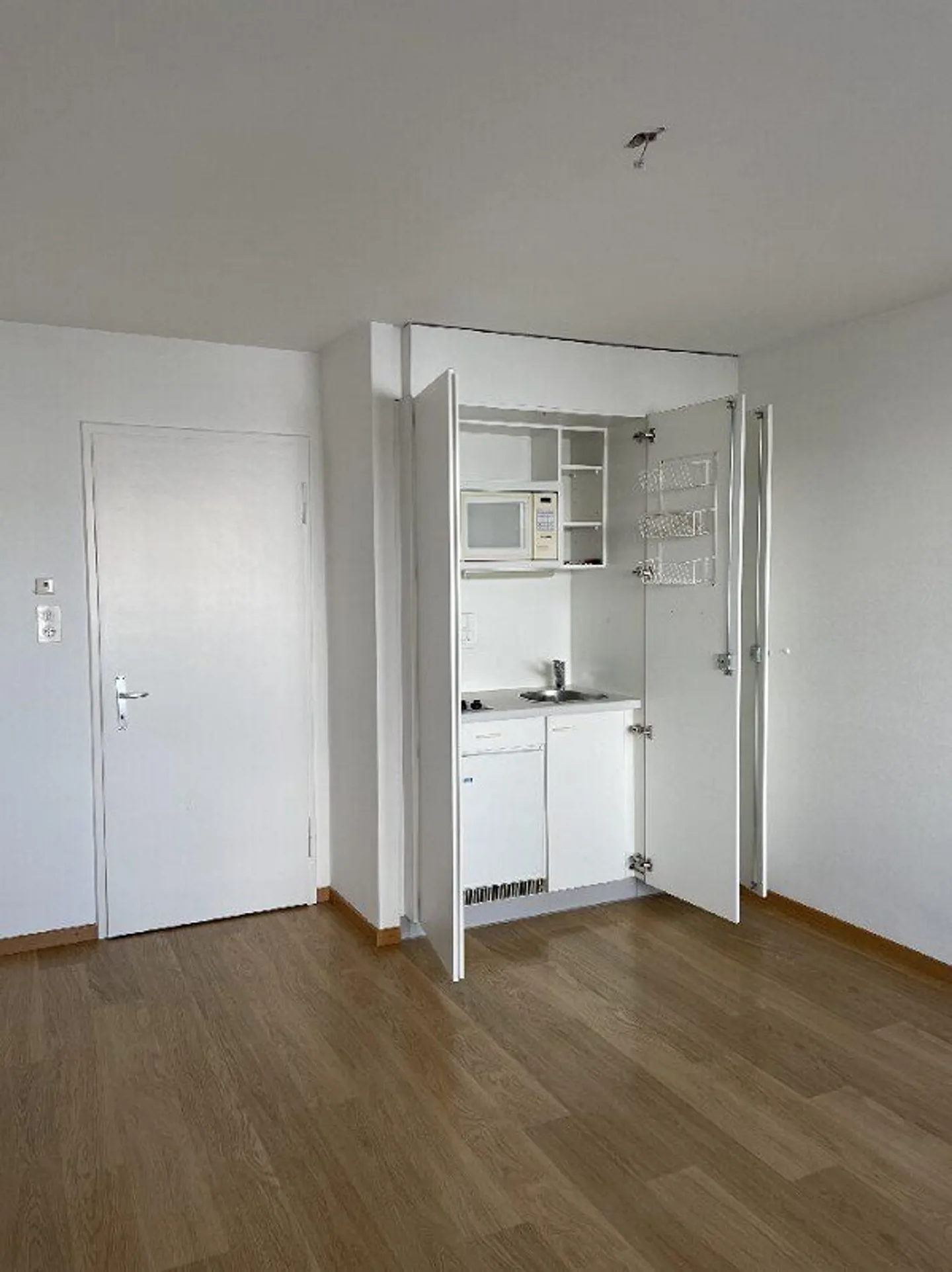 1-room apartment in a central location - Photo 2 of 7