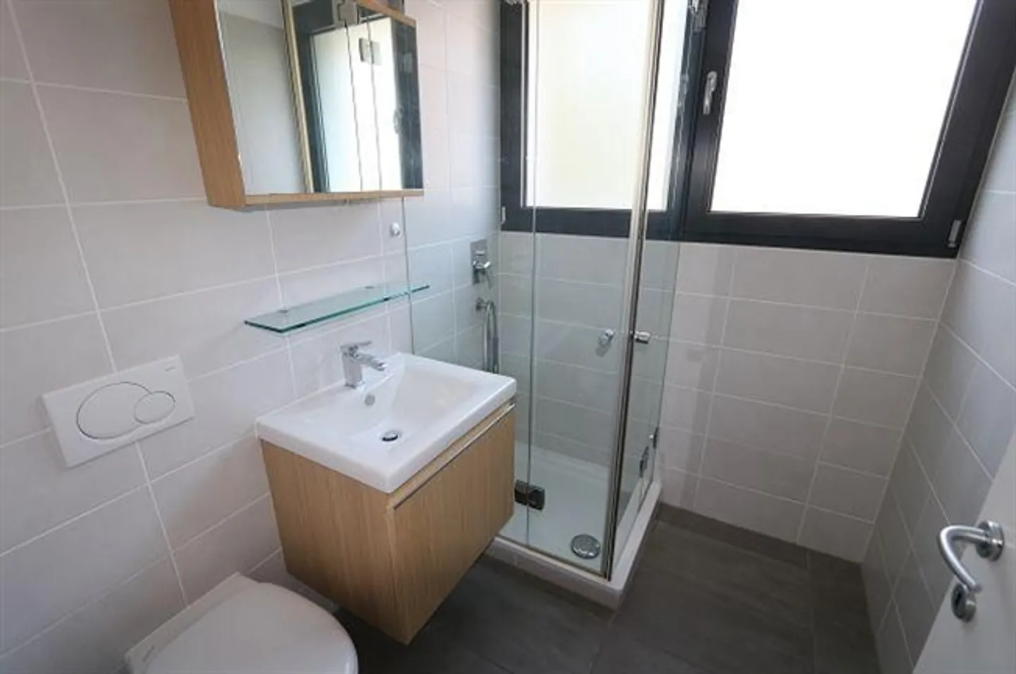 Appartement de 4 1/2 pièces au 4ème étage dans un emplacement calme et ensoleillé avec belle vue - Photo 11 sur 20