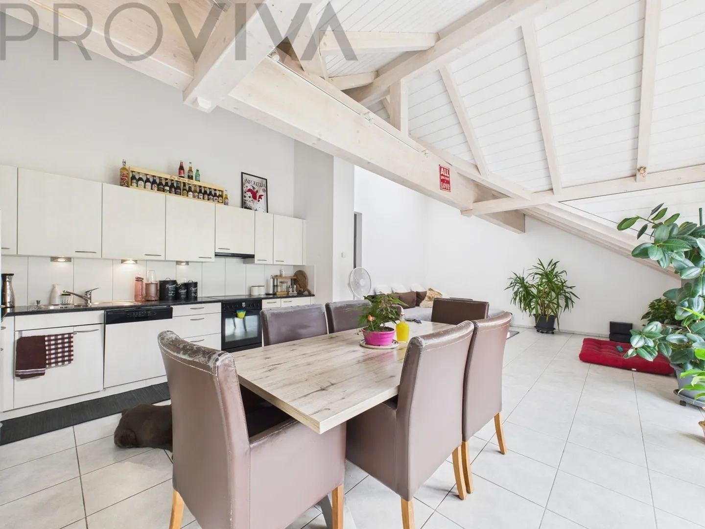 With charm and large balcony - Photo 2 of 7