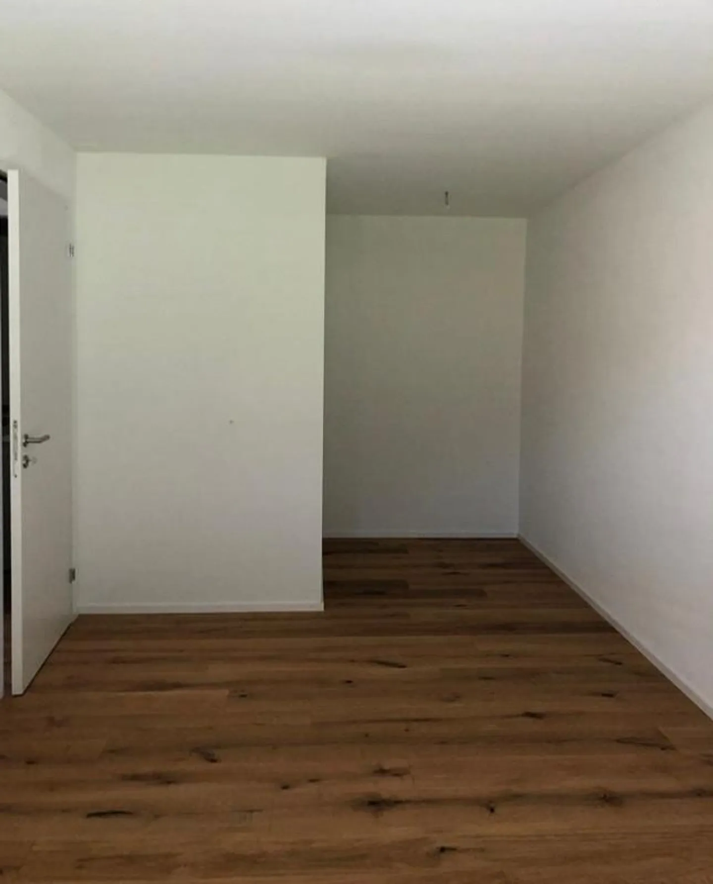 Cercasi nuovo inquilino per un moderno appartamento di 3,5 stanze (1° piano) a Cazis - Foto 4 di 8