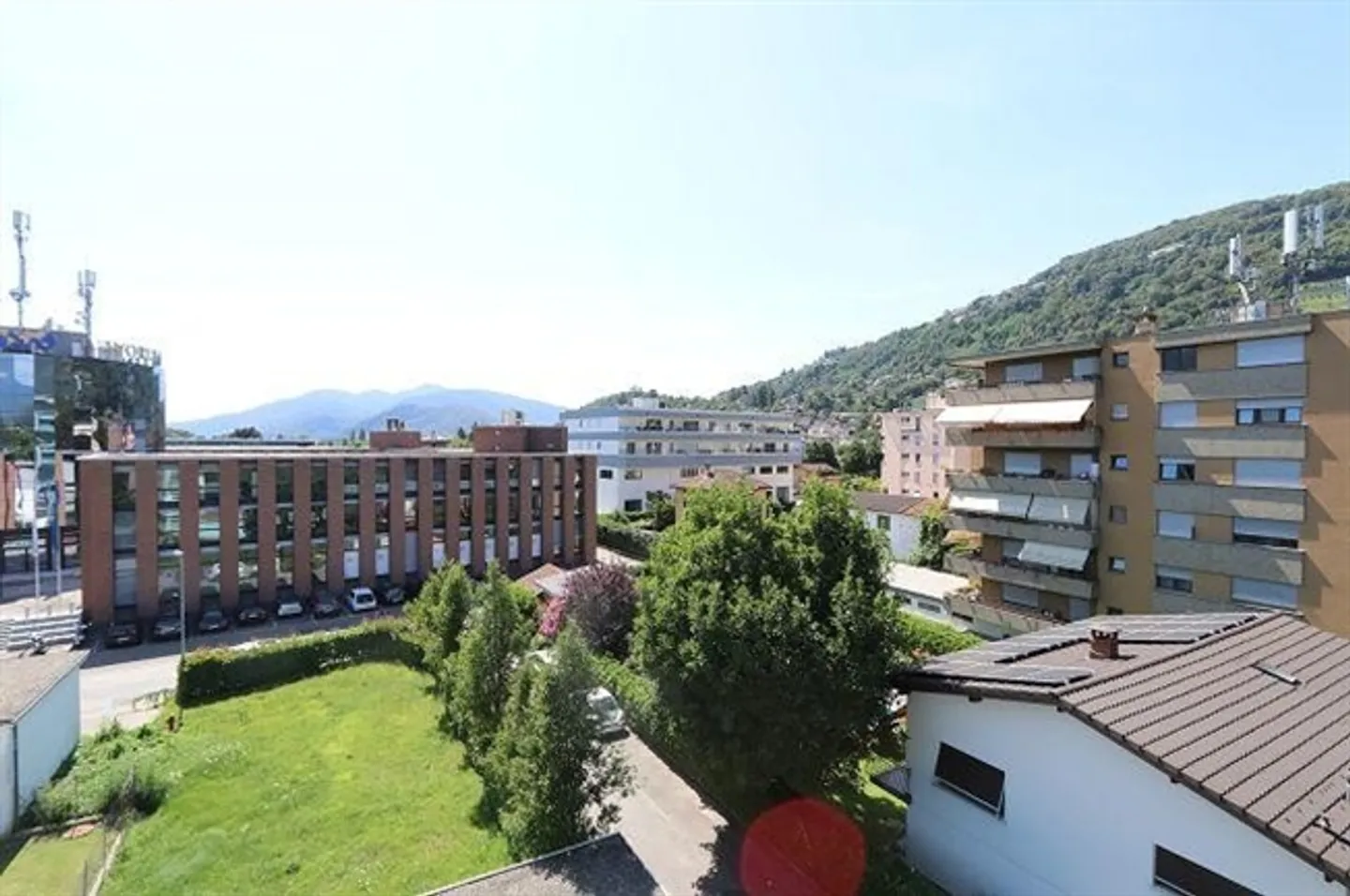 Appartement de 4 1/2 pièces au 4ème étage dans un emplacement calme et ensoleillé avec belle vue - Photo 17 sur 20