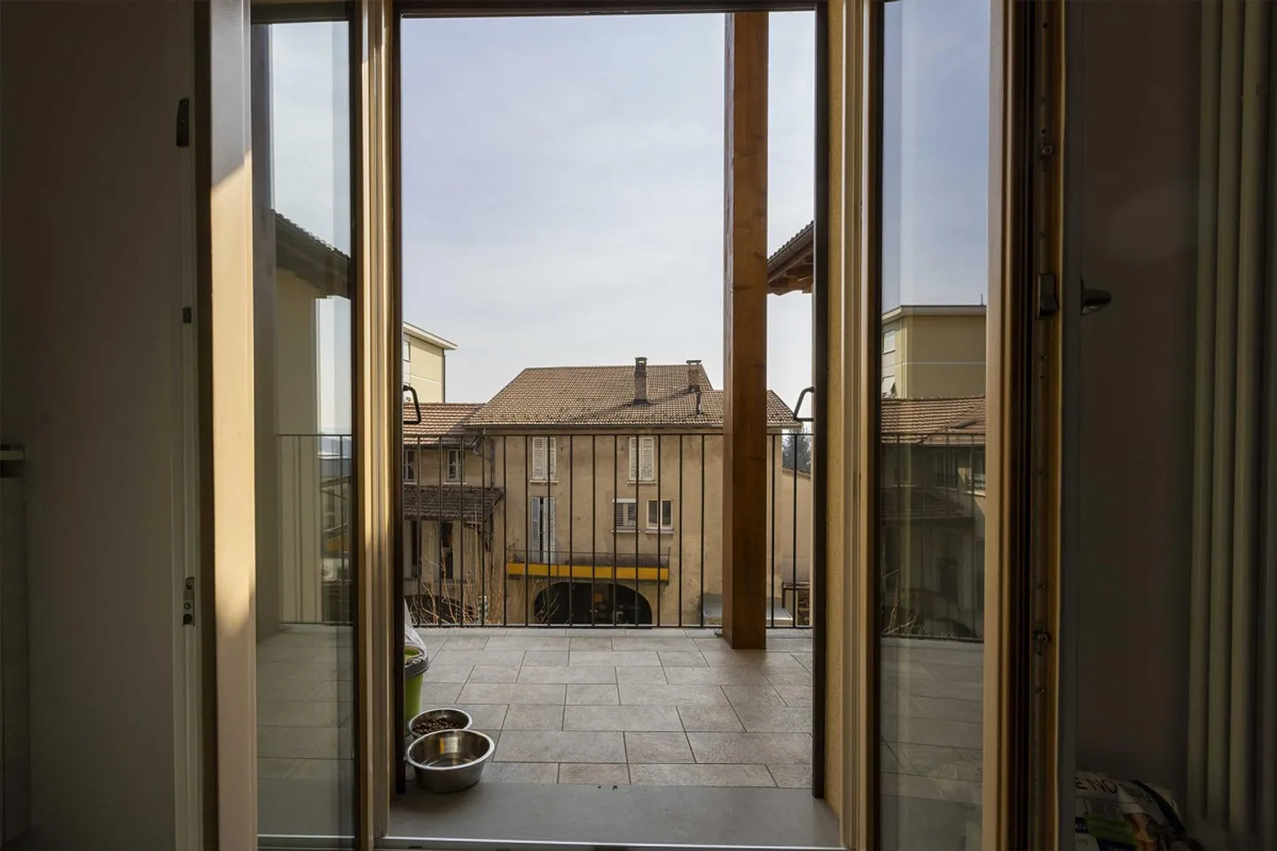 PRÄCHTIGE 3.5 ZIMMER IN NEUER WOHNANLAGE IN RANCATE - Foto 3 von 9