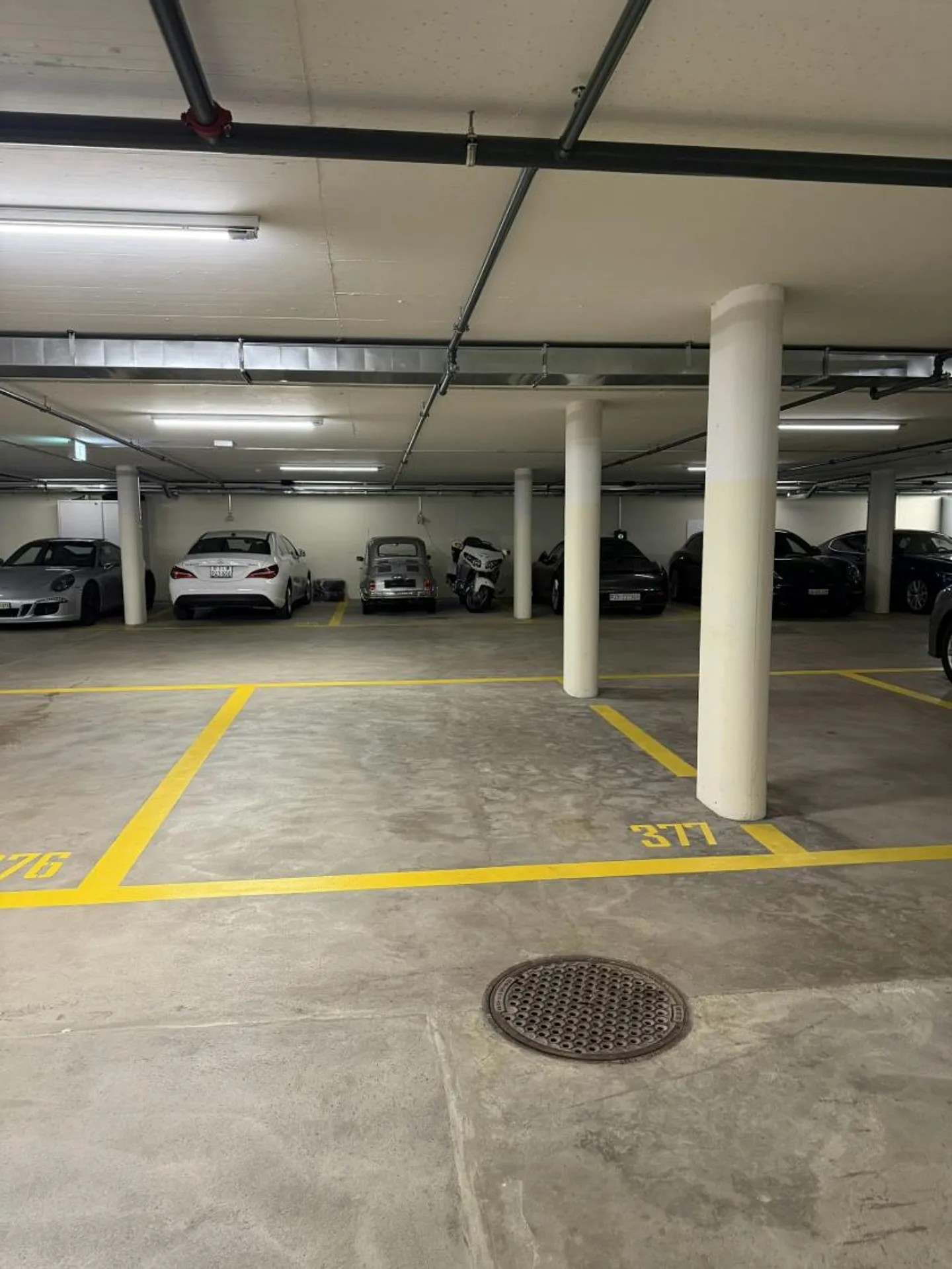Places de parking directement au Prime Tower - Photo 2 sur 8