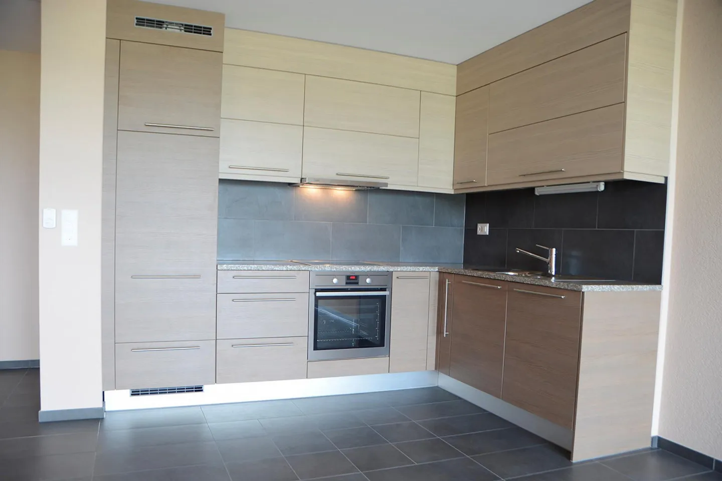 Exclusive Apartment in Aigle - Photo 3 of 4