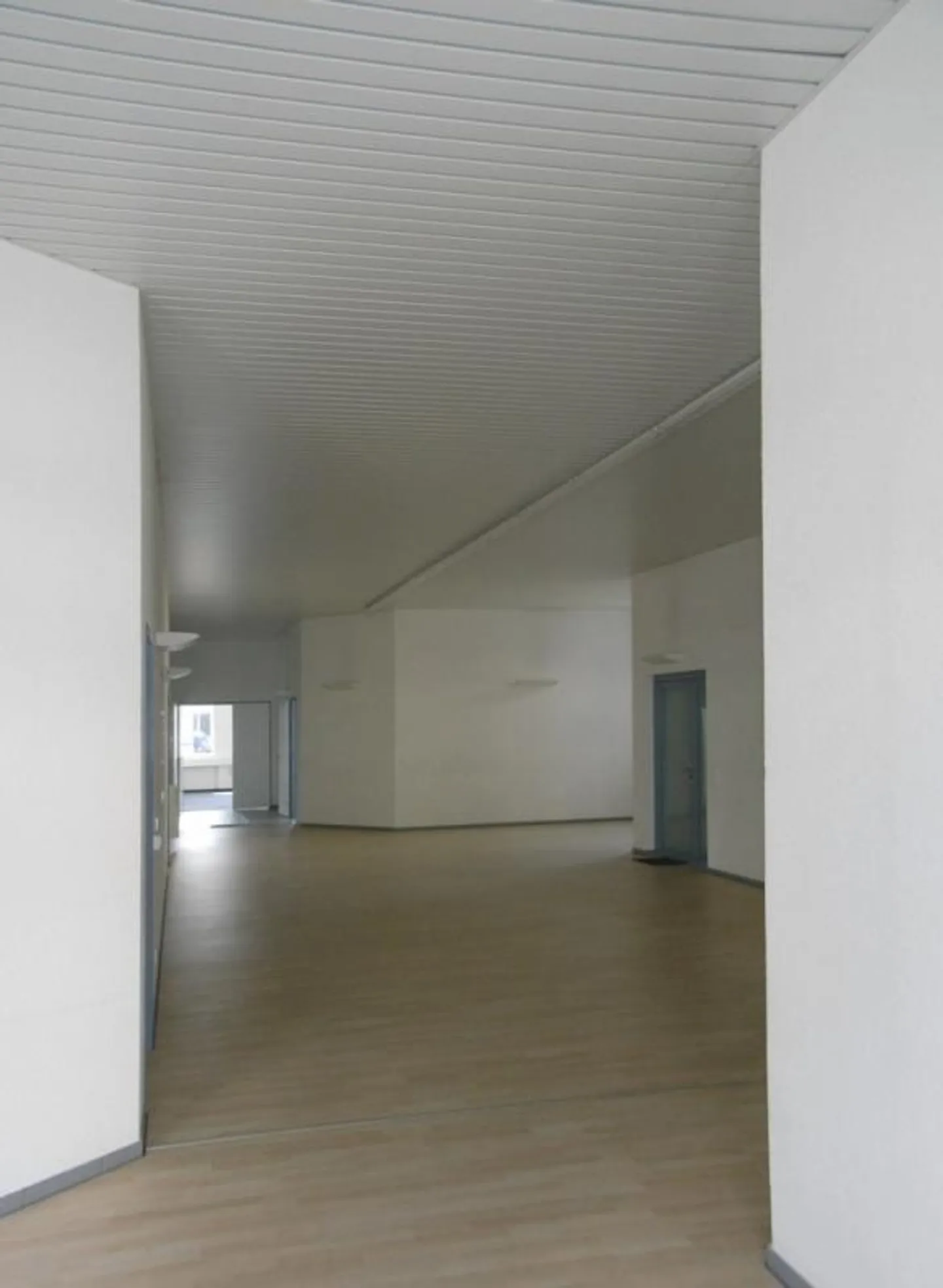 Conveniente: 330 m2 Ufficio-Commercio-Pratica-Vendita-Spazi Espositivi - Foto 12 di 17
