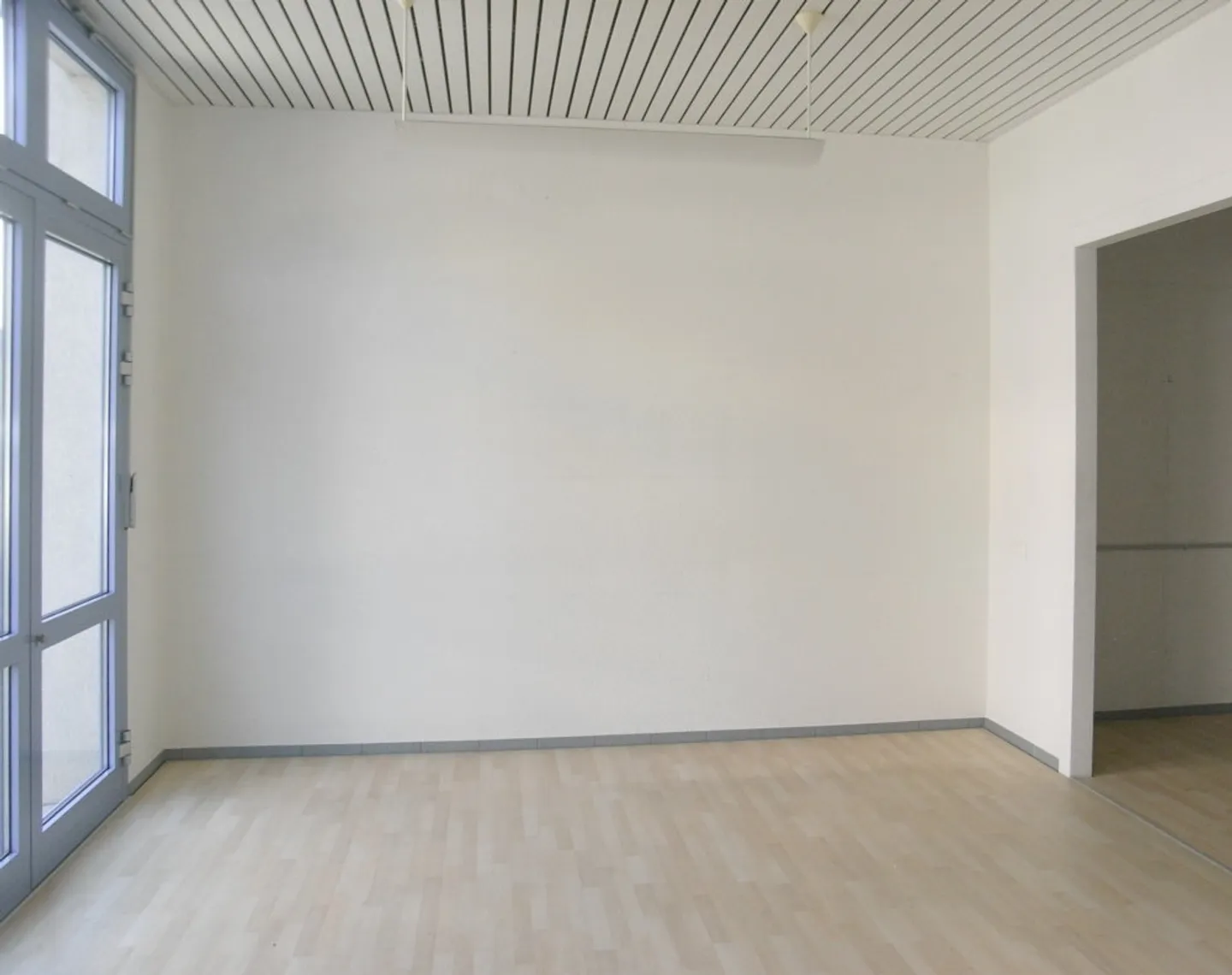 Conveniente: 330 m2 Ufficio-Commercio-Pratica-Vendita-Spazi Espositivi - Foto 13 di 17
