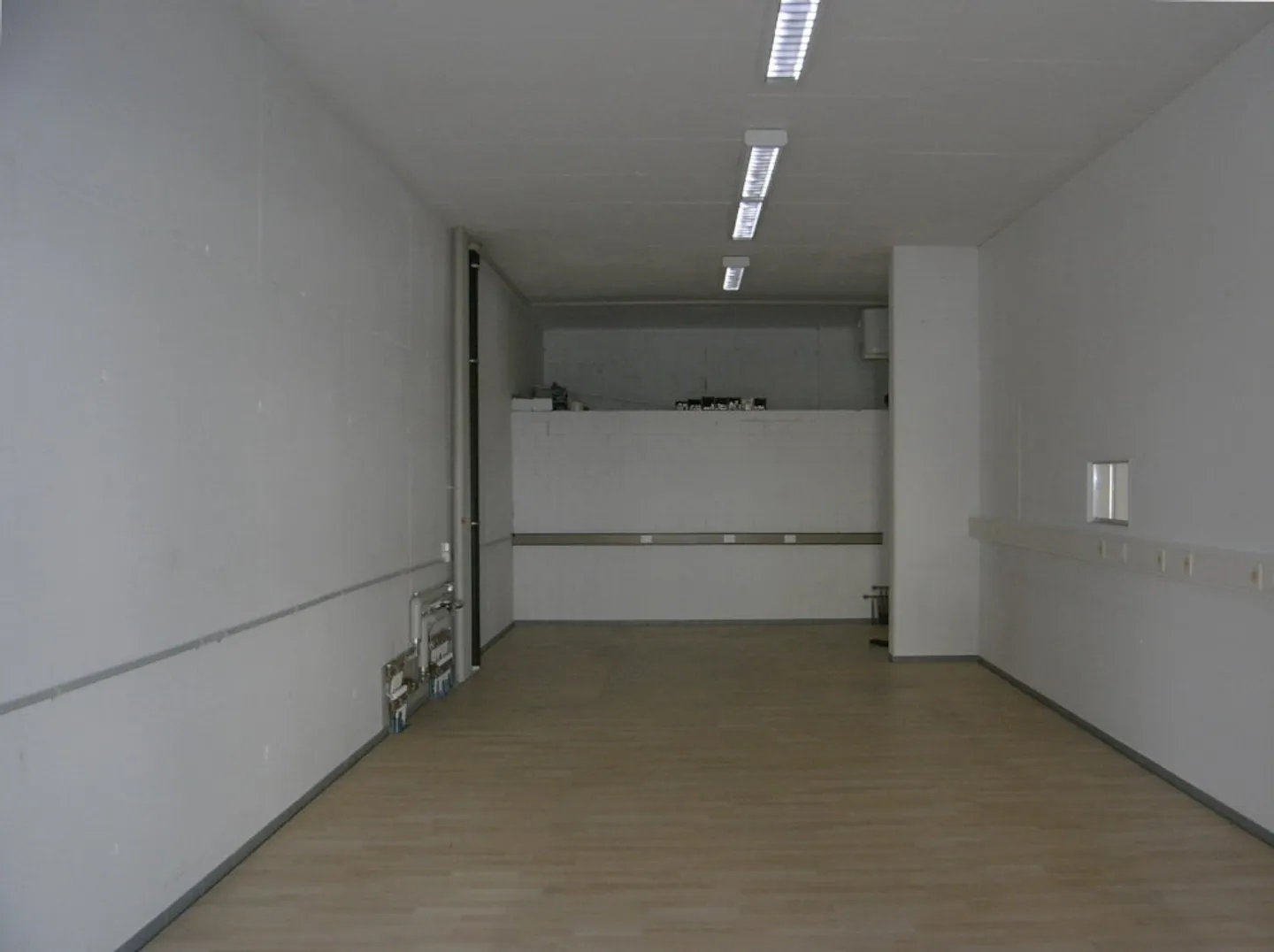 Conveniente: 330 m2 Ufficio-Commercio-Pratica-Vendita-Spazi Espositivi - Foto 14 di 17