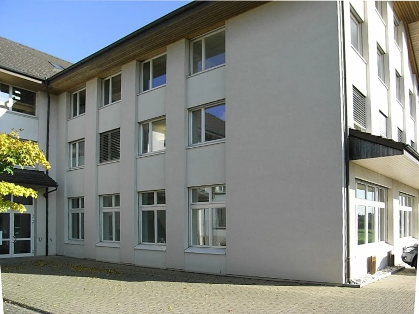 Conveniente: 330 m2 Ufficio-Commercio-Pratica-Vendita-Spazi Espositivi - Foto 2 di 17