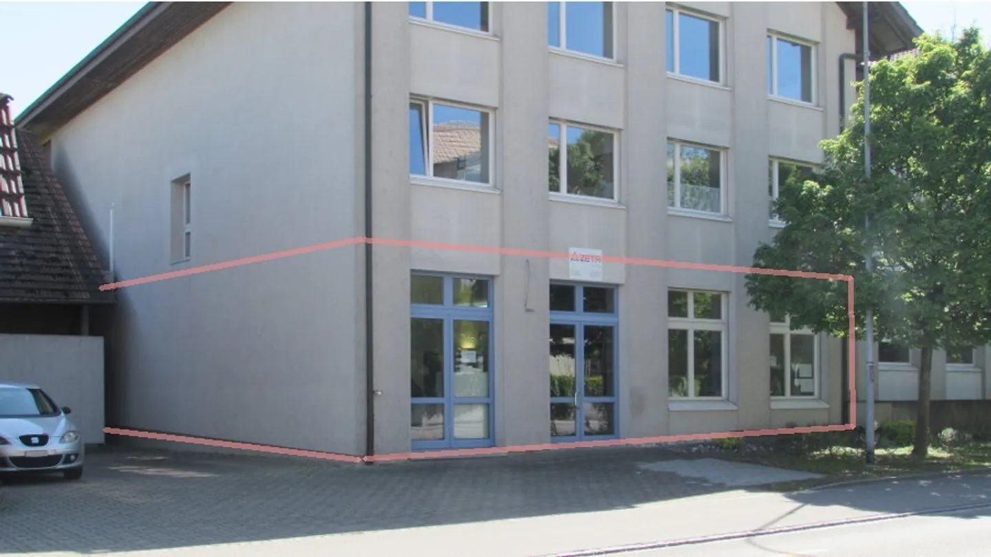 Conveniente: 330 m2 Ufficio-Commercio-Pratica-Vendita-Spazi Espositivi - Foto 4 di 17