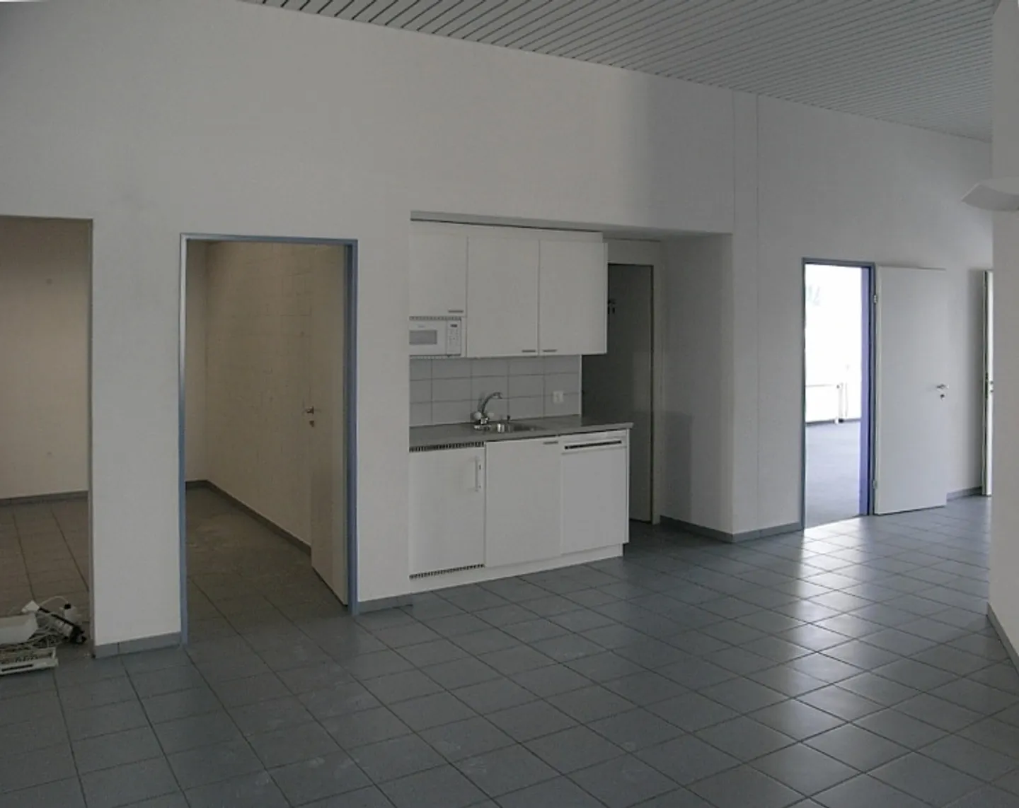 Conveniente: 330 m2 Ufficio-Commercio-Pratica-Vendita-Spazi Espositivi - Foto 7 di 17