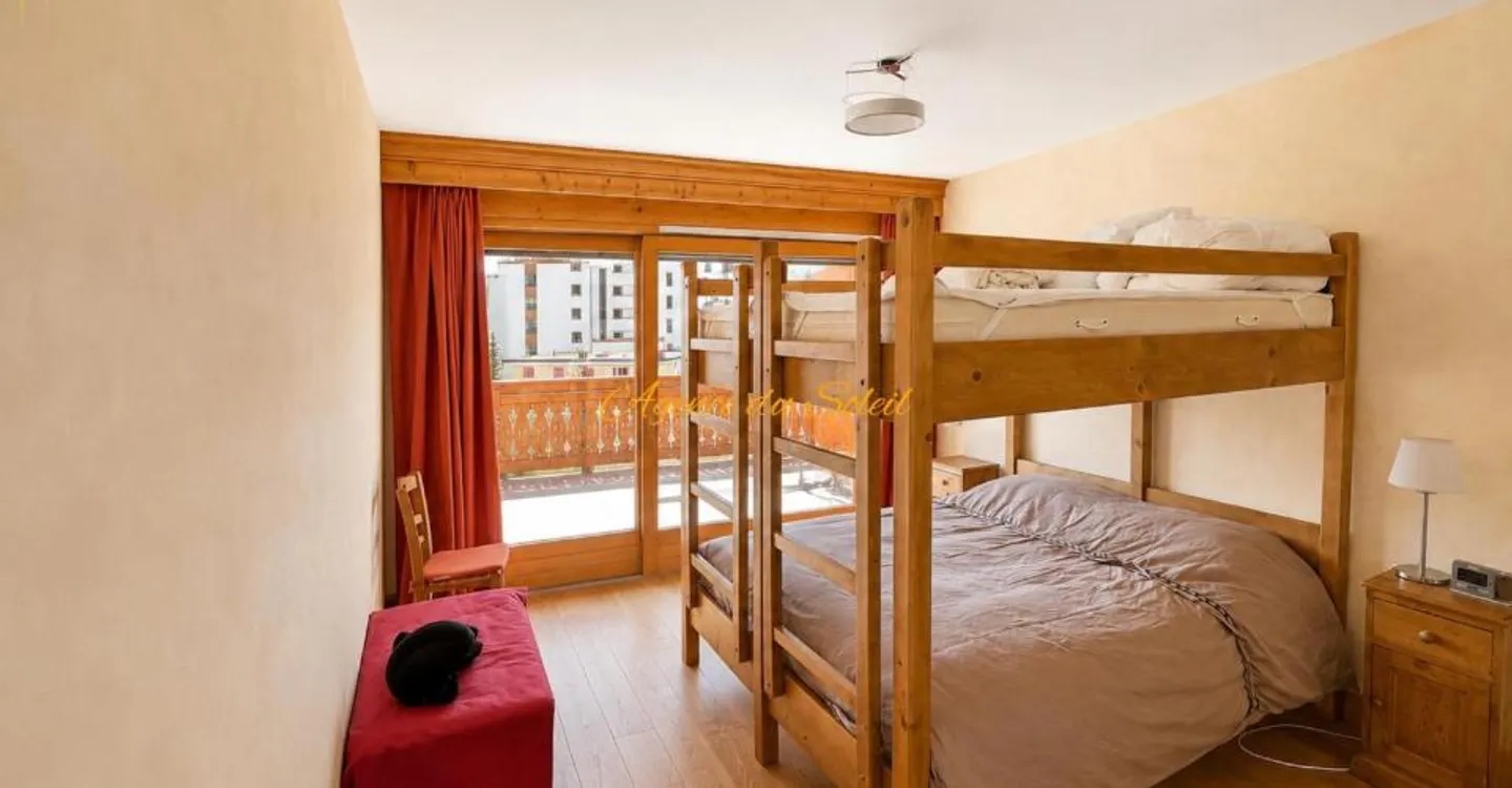 Im Herzen von Crans! Elegante 3,5-Zimmer-Wohnung mit großer nach Osten ausgerichteter Terrasse! - Foto 8 von 12