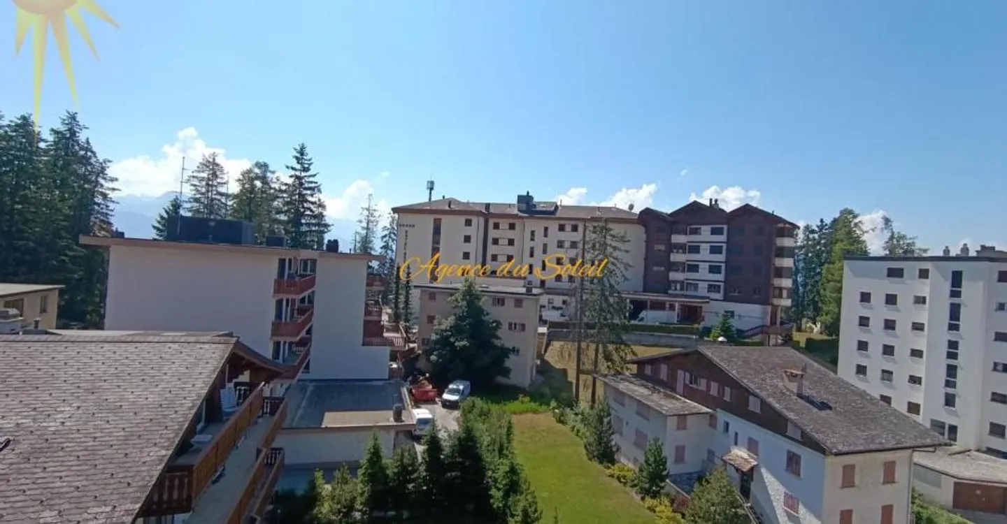 Im Herzen von Crans! Elegante 3,5-Zimmer-Wohnung mit großer nach Osten ausgerichteter Terrasse! - Foto 5 von 12