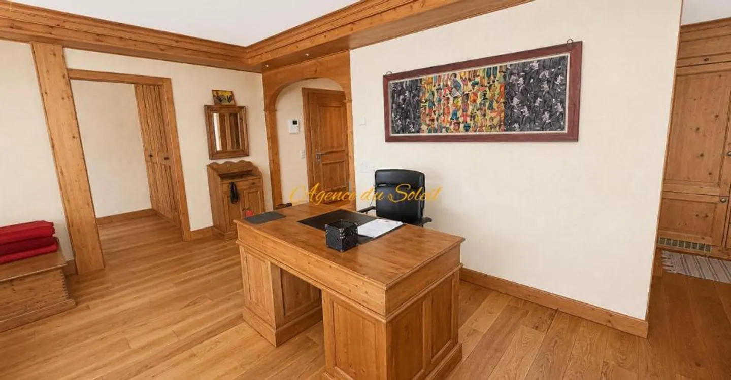 Im Herzen von Crans! Elegante 3,5-Zimmer-Wohnung mit großer nach Osten ausgerichteter Terrasse! - Foto 6 von 12