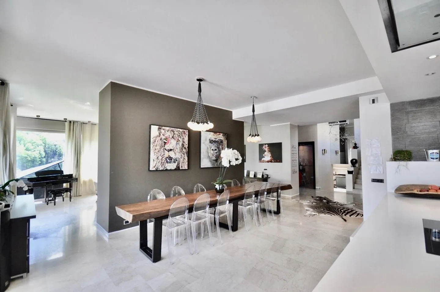 Villa prestigieuse avec piscine, vue panoramique sur le lac et les montagnes - Photo 11 sur 20