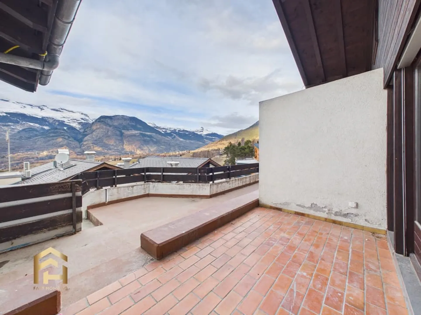 Yield Object: 9 Residential Units - approx. 5% Net Yield - Photo 8 of 13