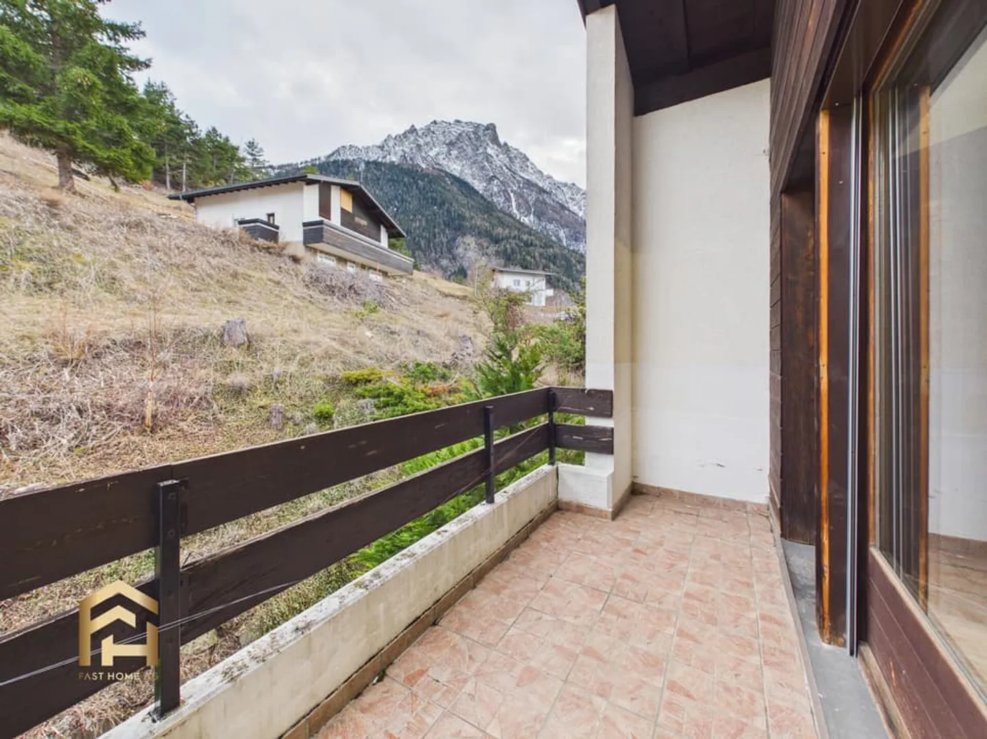Yield Object: 9 Residential Units - approx. 5% Net Yield - Photo 9 of 13