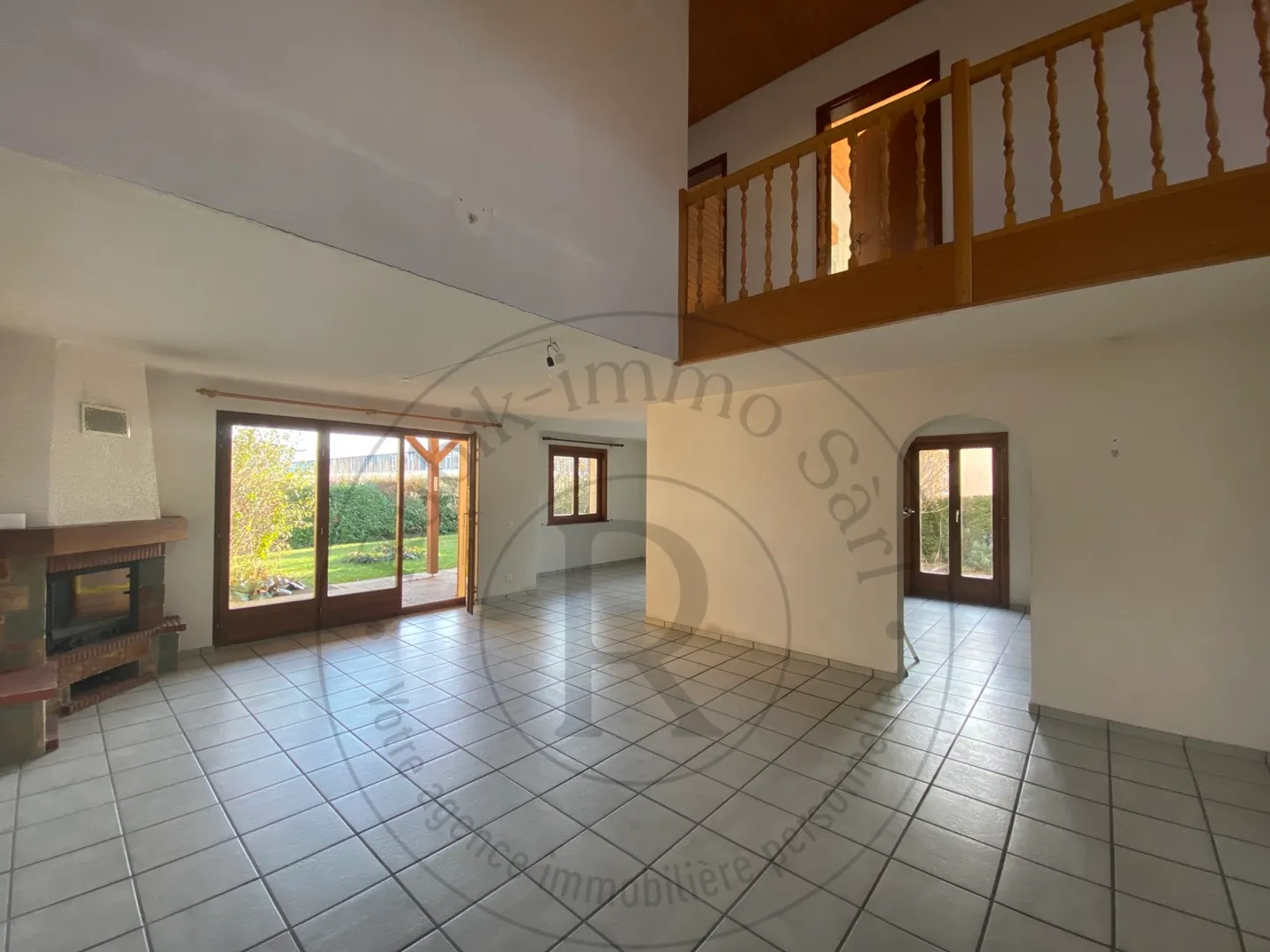 Bella casa da ristrutturare vicino alla stazione ferroviaria - Foto 3 di 13