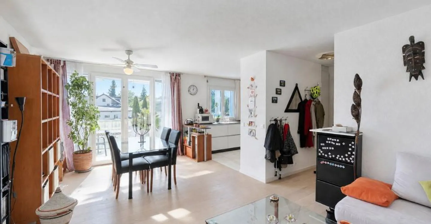 Schöne 4-Zimmer-Wohnung mit freiem Blick in Versoix! - Foto 2 von 3