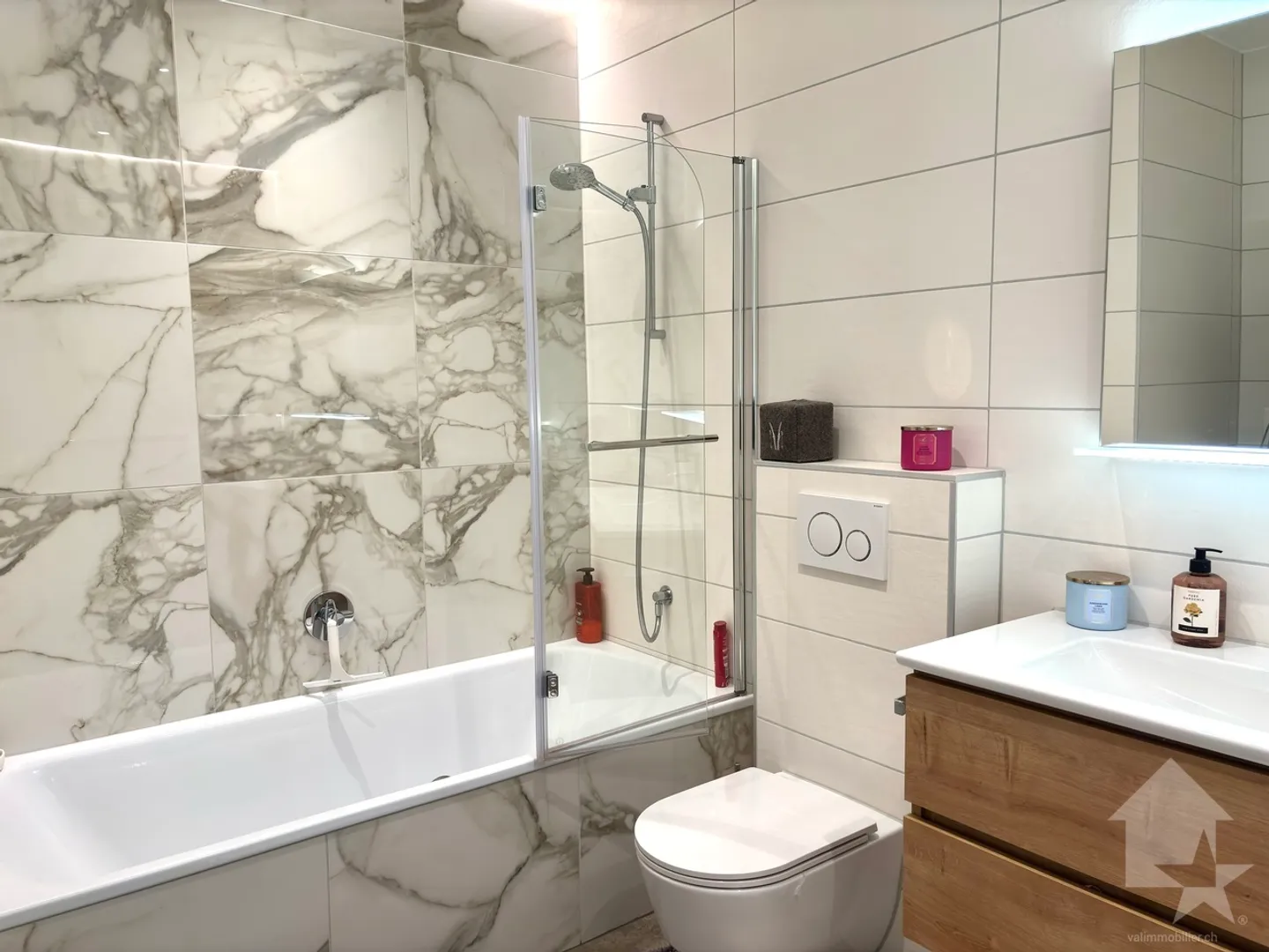 Stunning penthouse with panoramic view! - Photo 20 of 28