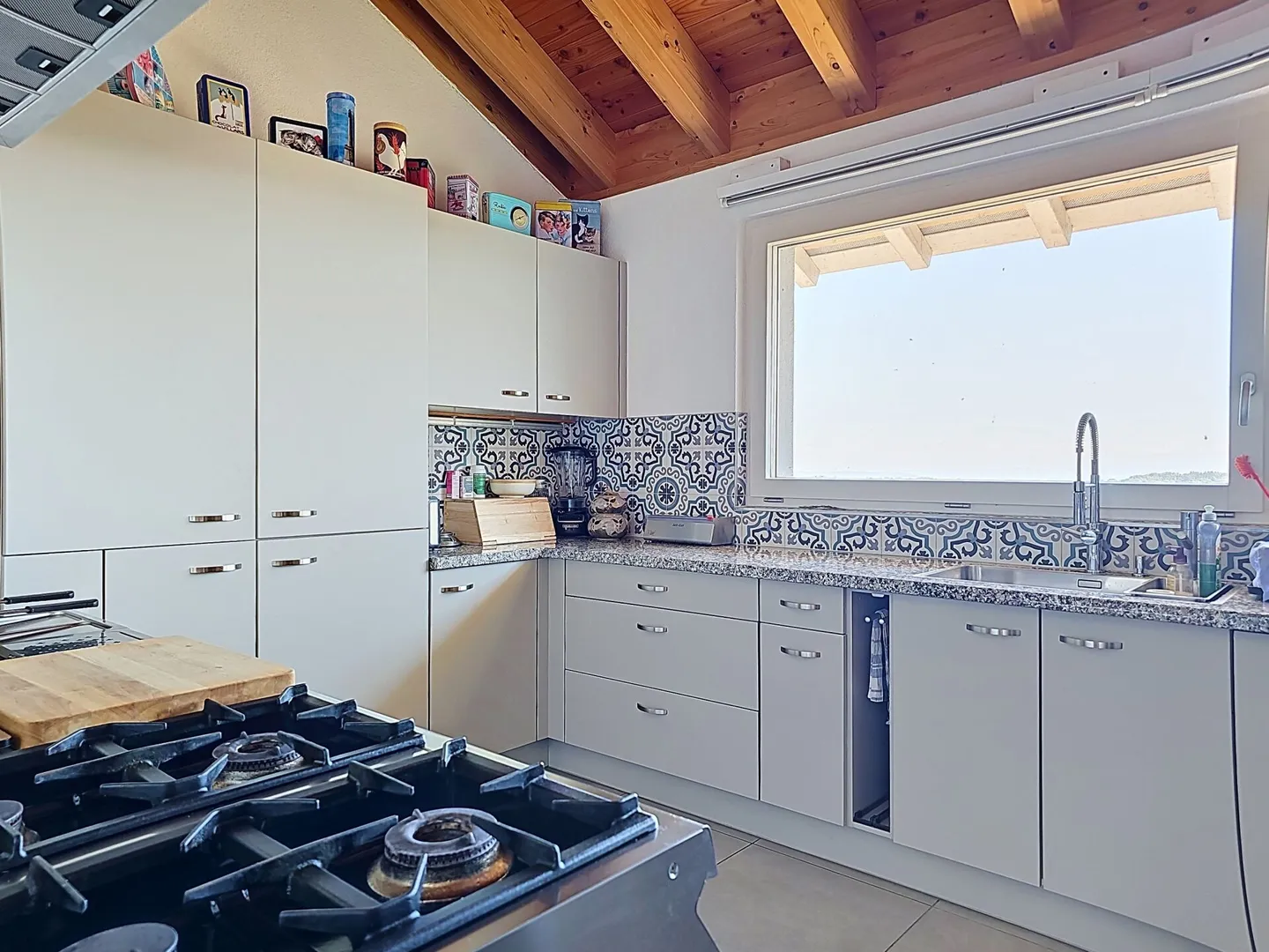 Privileged Location with Unobstructed Panoramic View - Photo 2 of 16