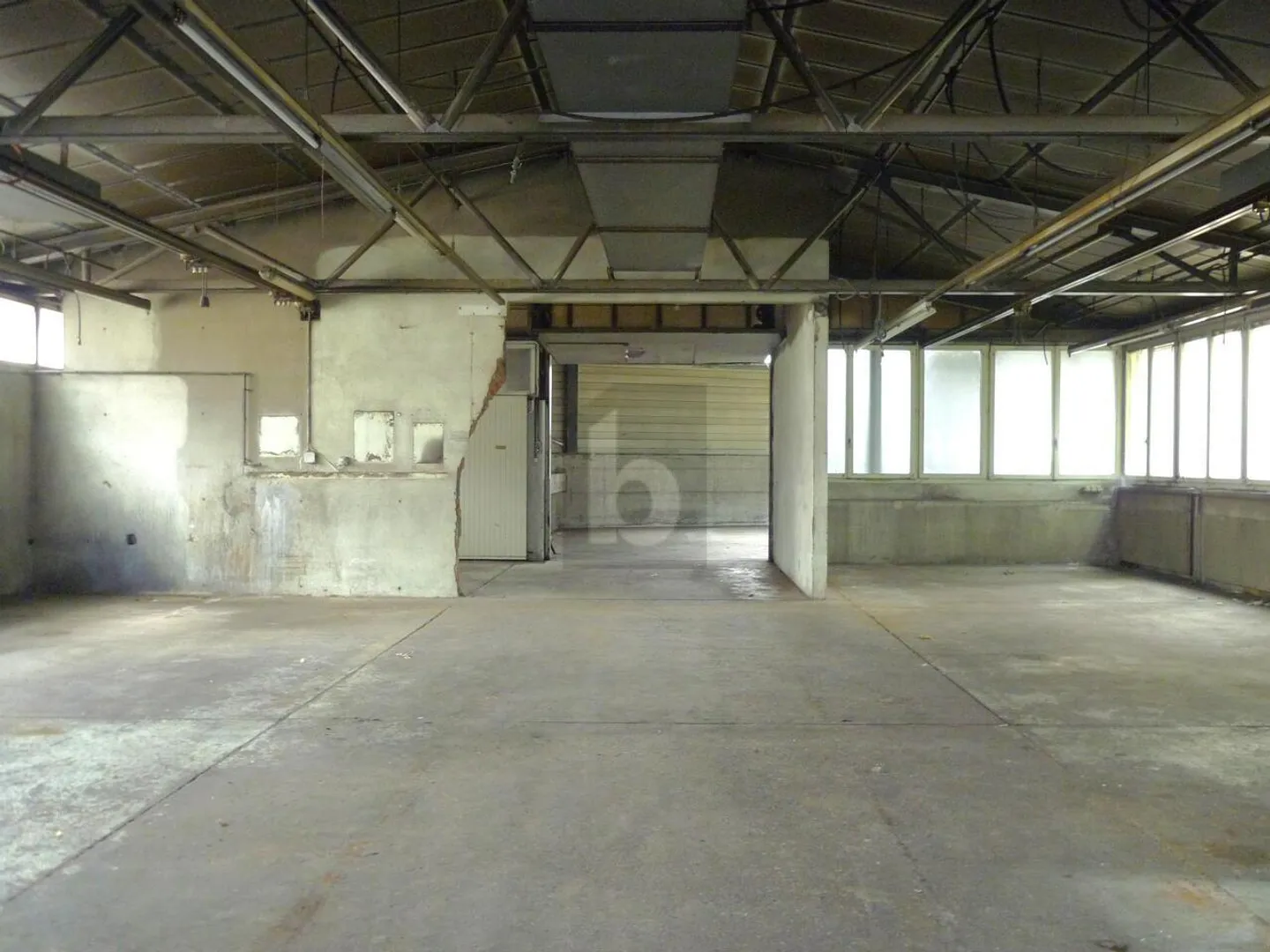 AT GROUND FLOOR WITH PARKING INCLUDED (4) - Photo 5 of 6