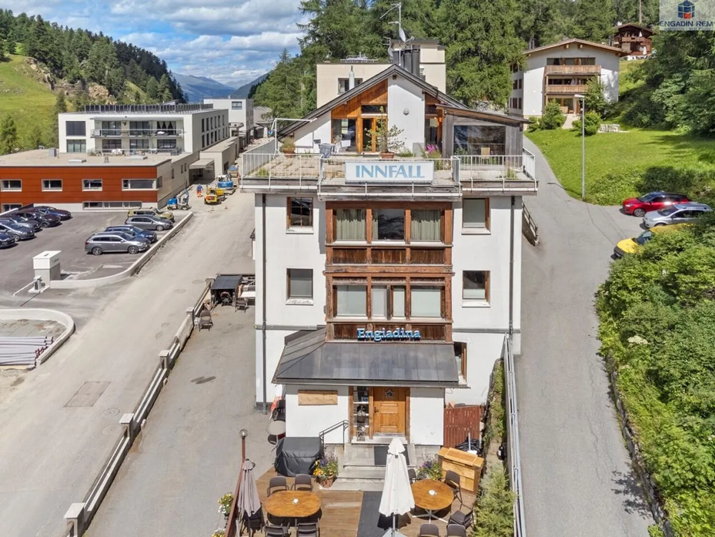 Wohnhaus mit Restaurant an bester Lage nahe dem St. Moritzersee - Foto 2 von 3