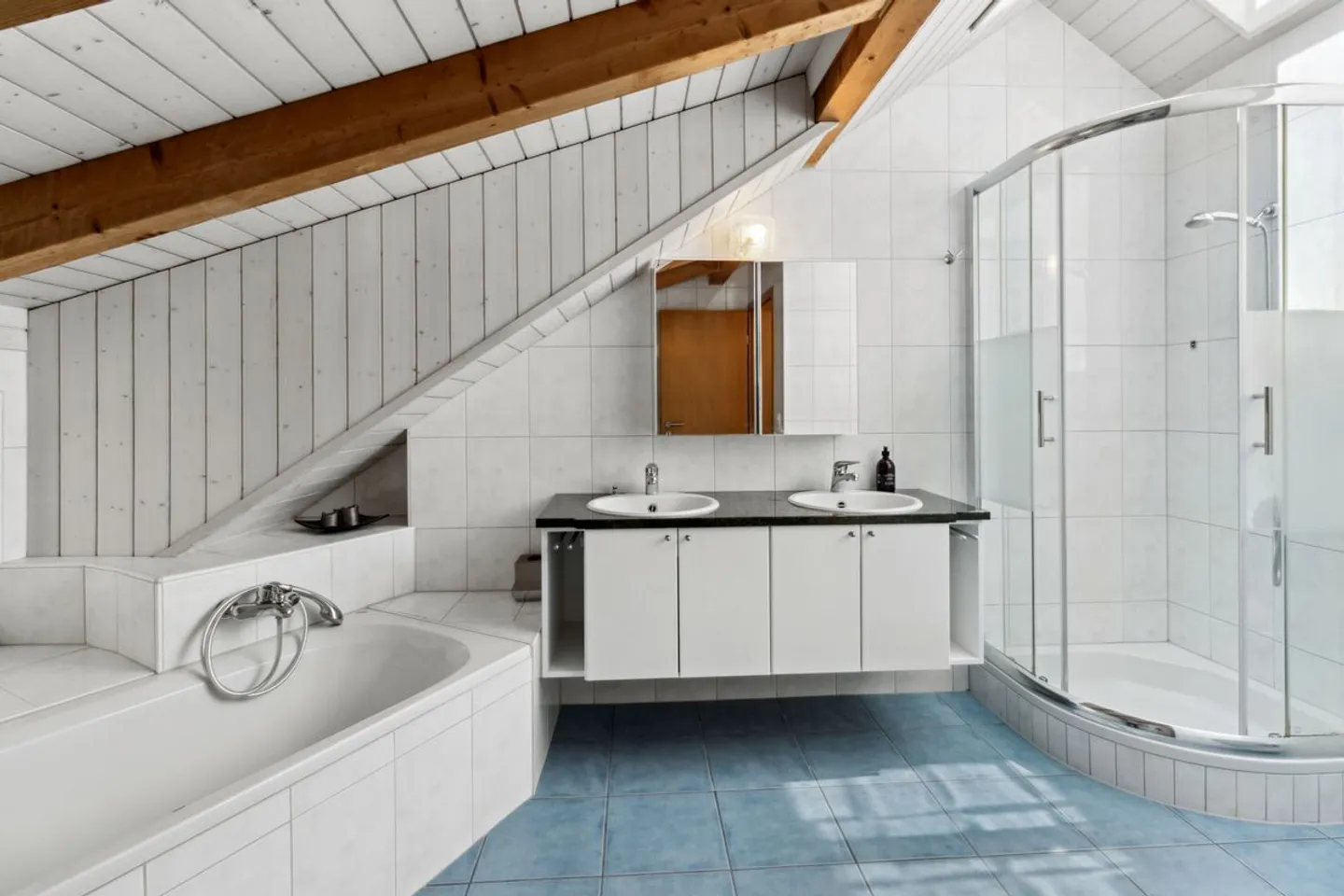 APPARTEMENT PENTHOUSE SPACIEUX AVEC VUE DE RÊVE - Photo 7 sur 11