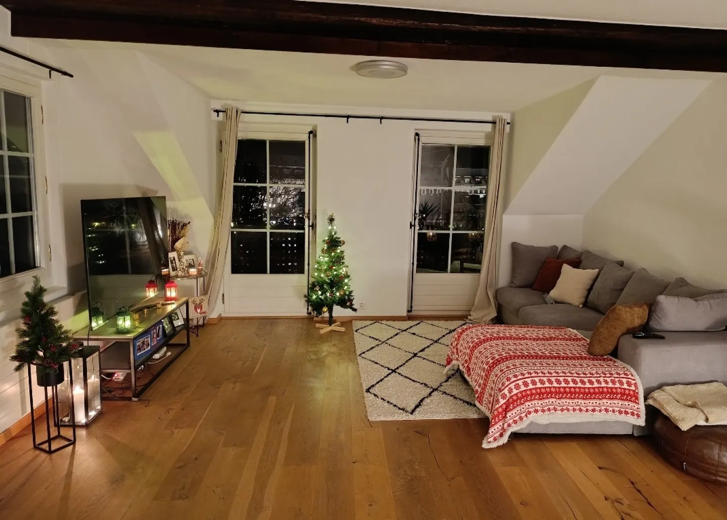 2½ ZI-WOHNUNG IN THUN (BE), MÖBLIERT, TEMPORÄR - Foto 1 di 10