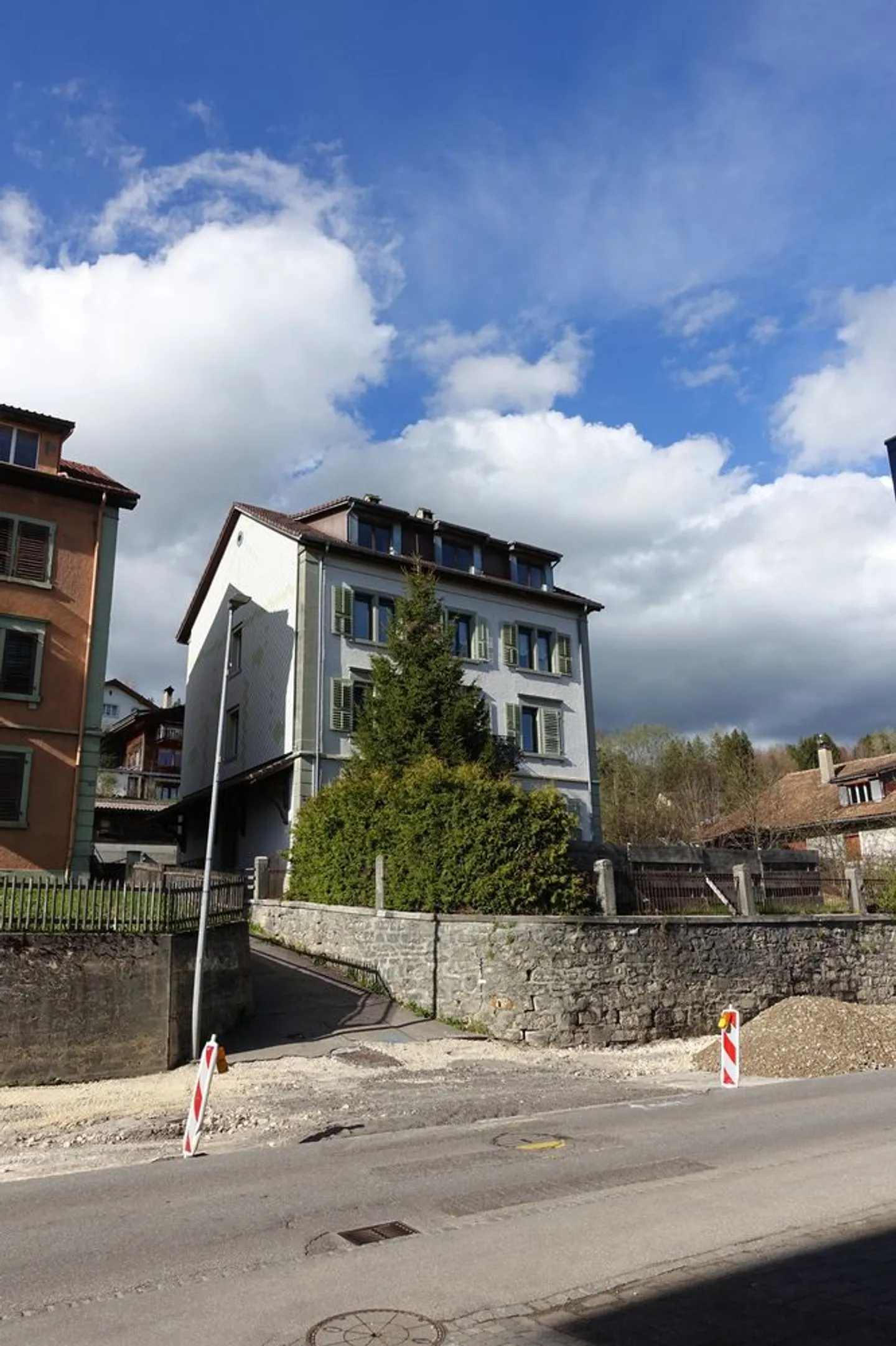 Wohngebäude 16 Zimmer - Foto 1 von 11