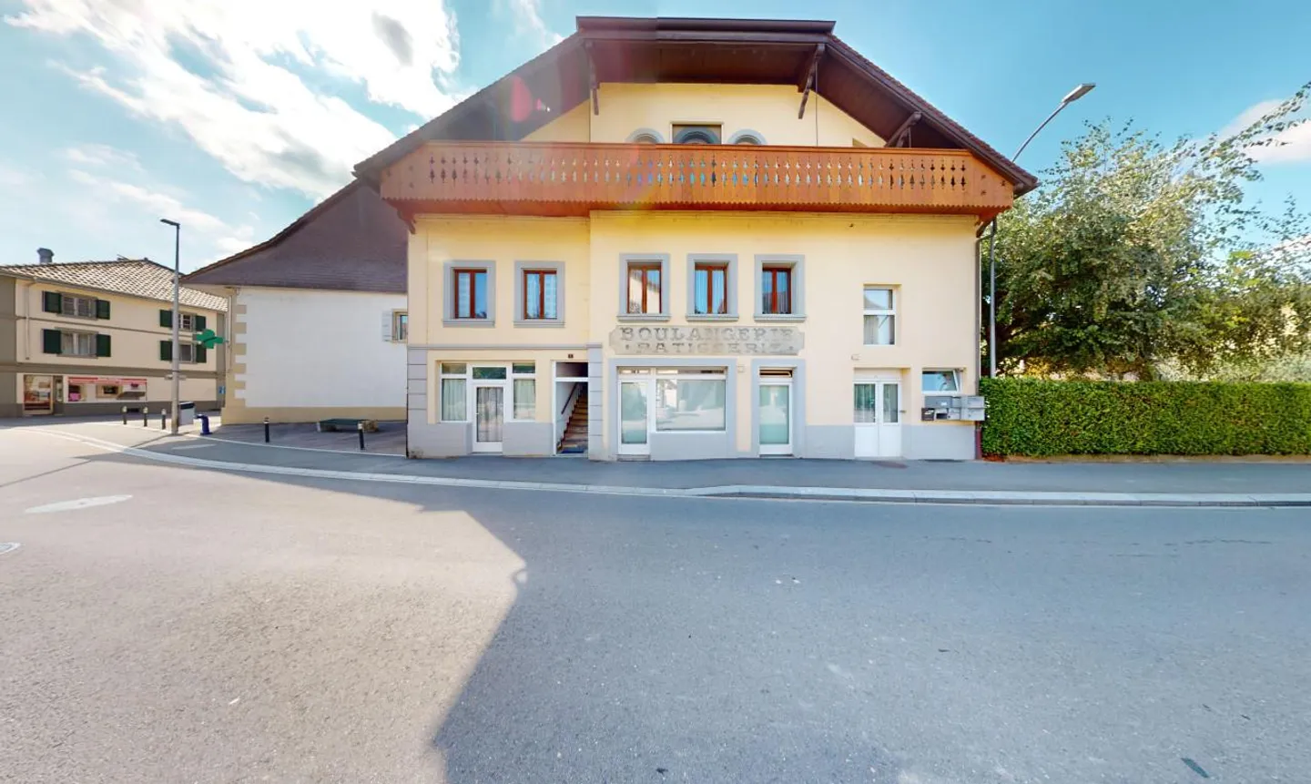 Selten: Renoviertes Mietgebäude mit 6 Wohnungen in Corcelles-près-Payerne - Foto 3 von 13