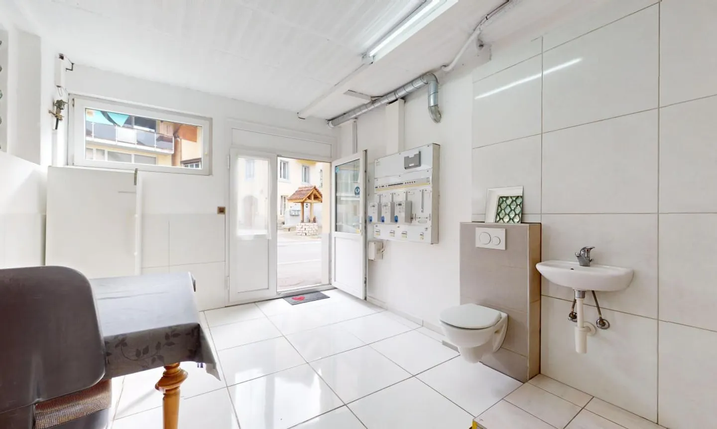 Selten: Renoviertes Mietgebäude mit 6 Wohnungen in Corcelles-près-Payerne - Foto 4 von 13