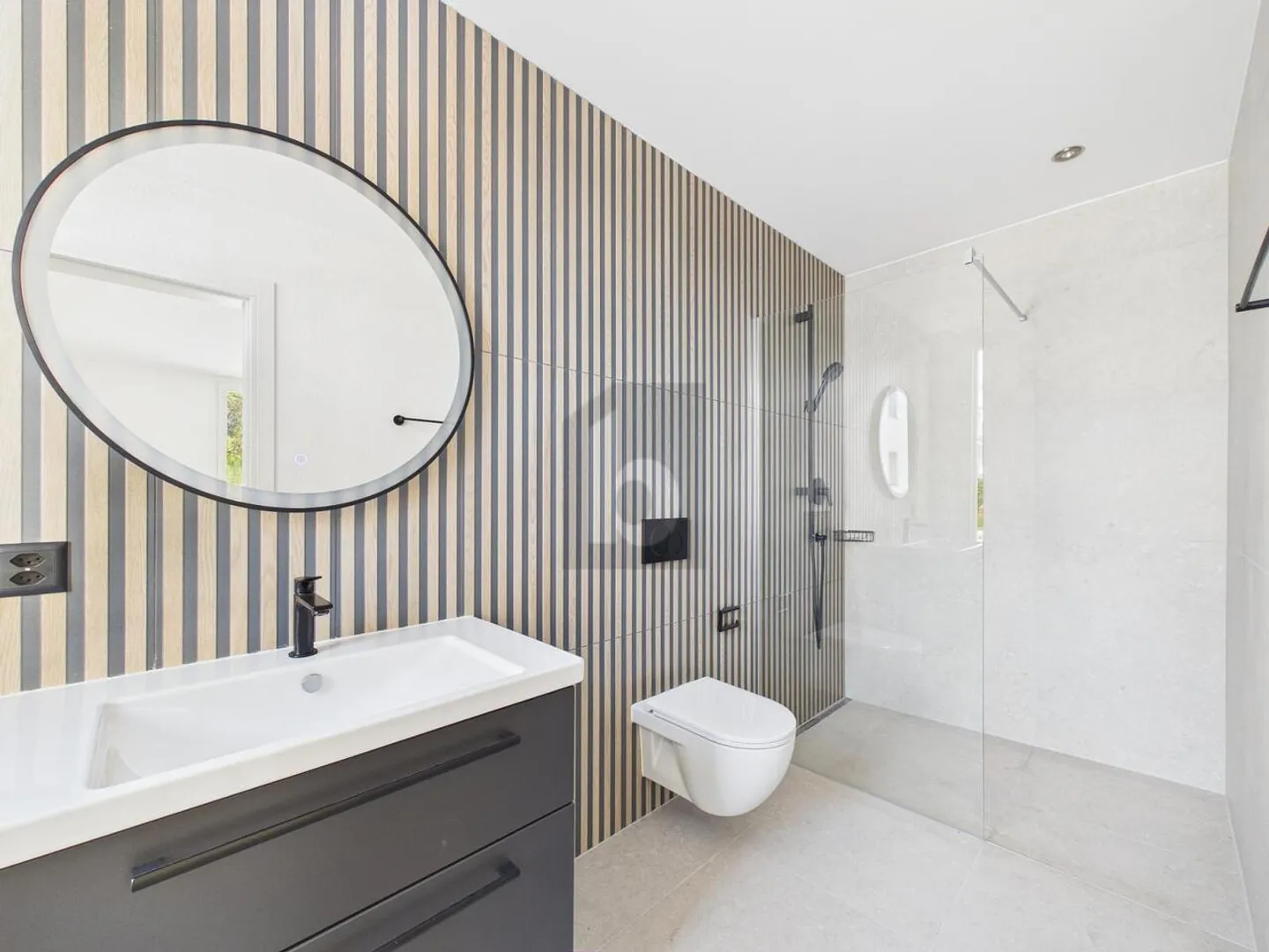 NUOVA COSTRUZIONE AL LAGO DI WERDENBERG (B004) - Foto 3 di 6