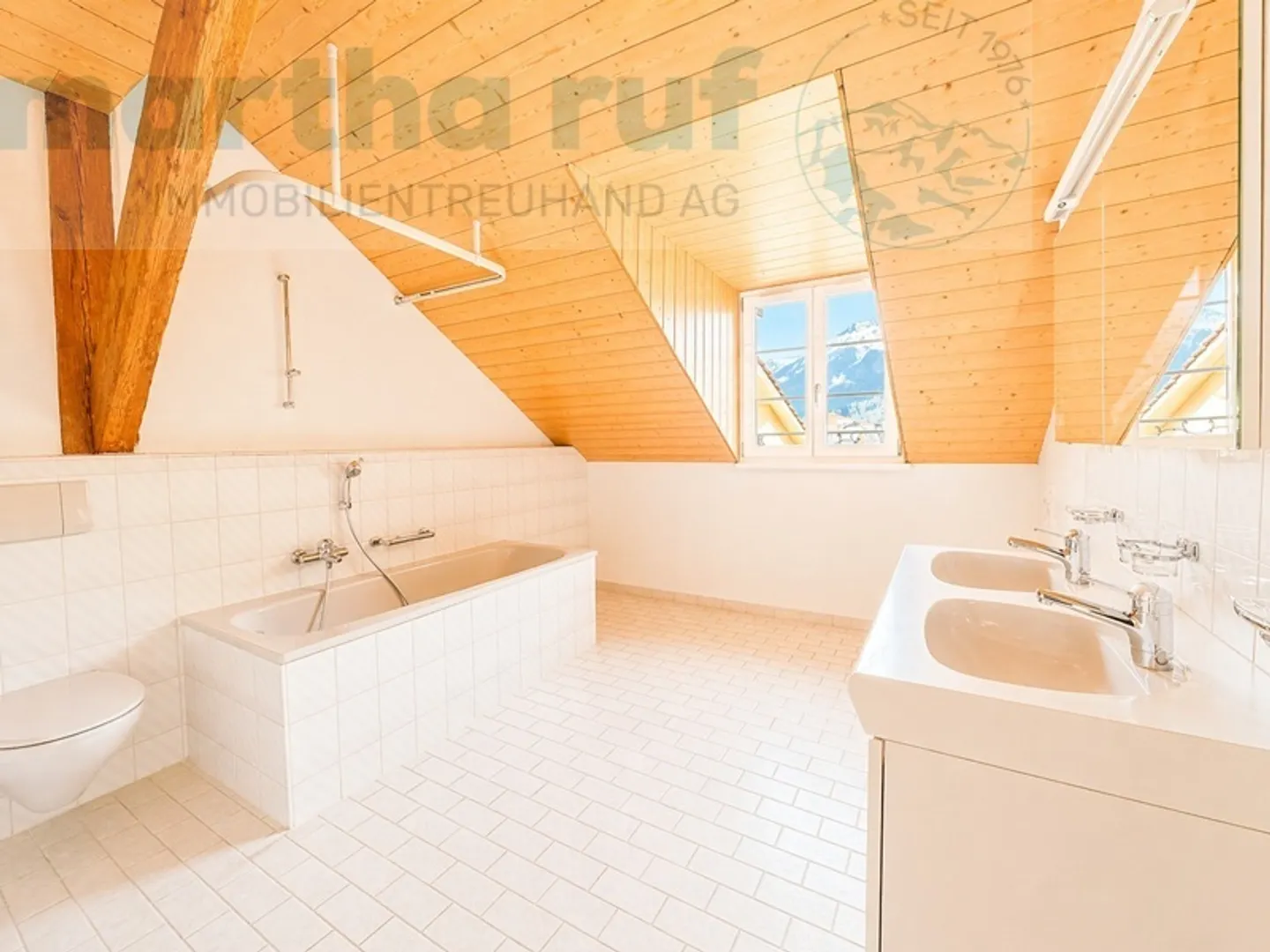 Bijou de la vieille ville Appartement en duplex spacieux et élégant de 4,5 pièces - Photo 13 sur 16