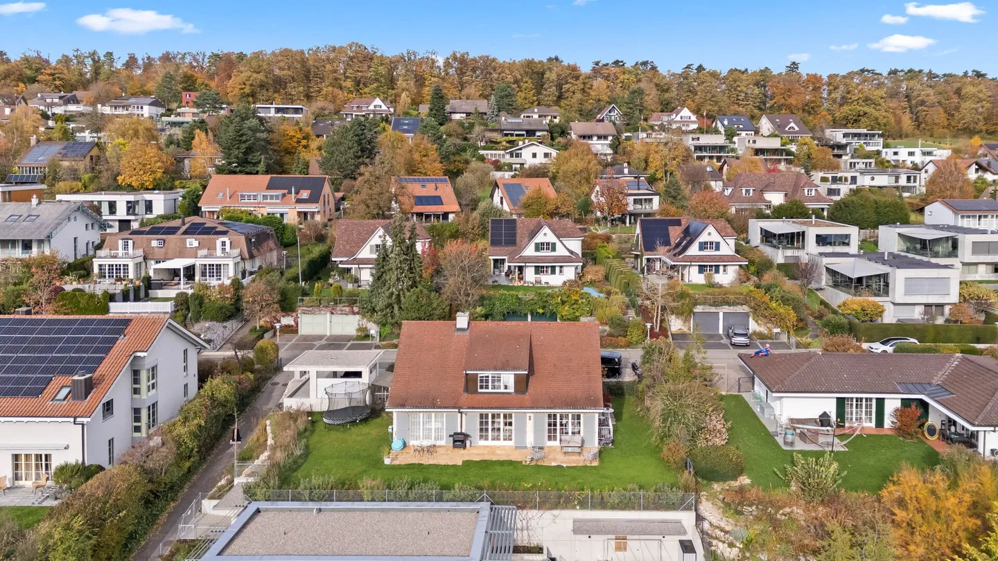 Freistehendes 7.5 Landhaus mit Weitblick sucht Familie - Photo 2 of 14