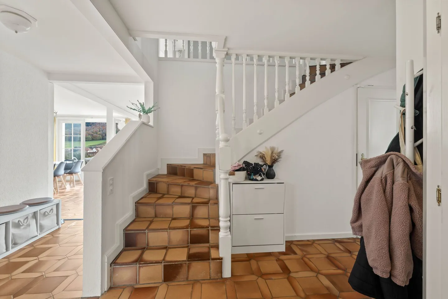 Freistehendes 7.5 Landhaus mit Weitblick sucht Familie - Photo 4 of 14