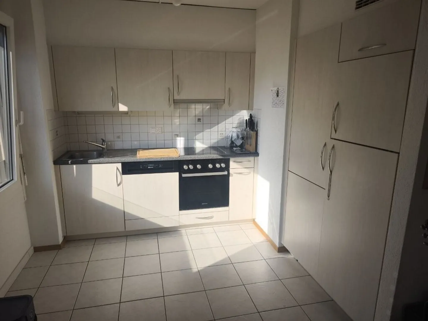 Appartement Charmant dans un Quartier Animé - Photo 2 sur 5