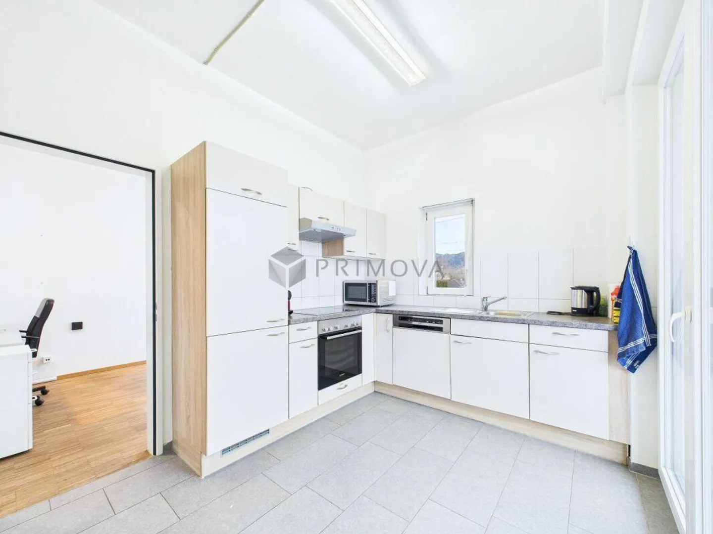 Spazio commerciale versatile con infrastruttura di alto livello - Foto 10 di 15