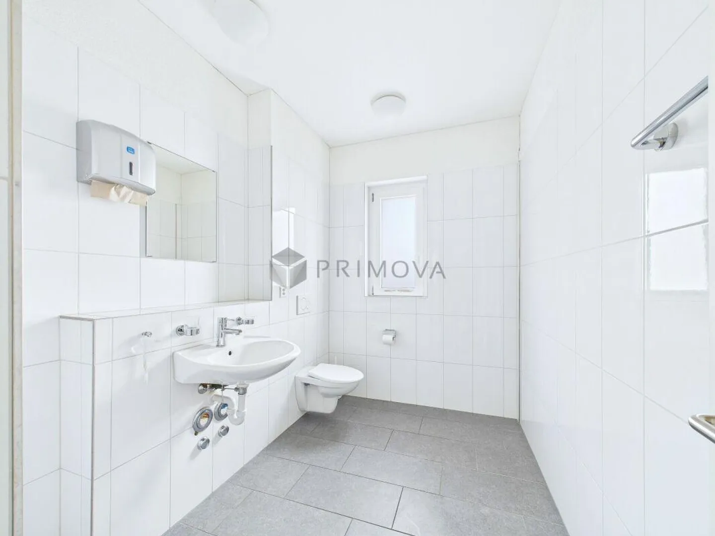 Spazio commerciale versatile con infrastruttura di alto livello - Foto 13 di 15