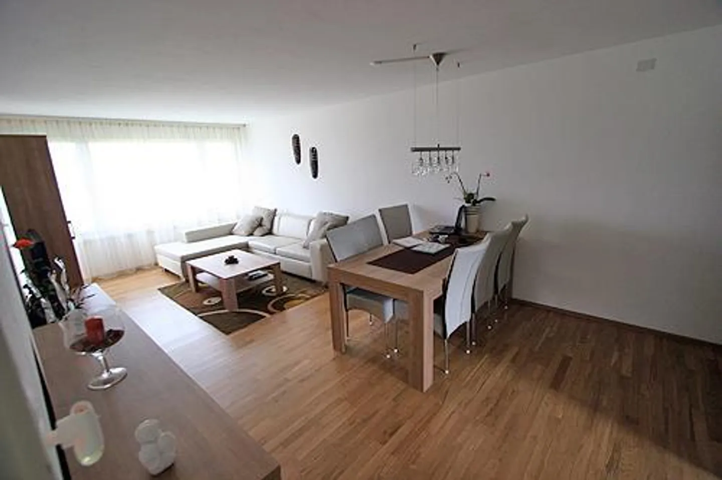 Pretty apartment seeks new family - Photo 4 of 10