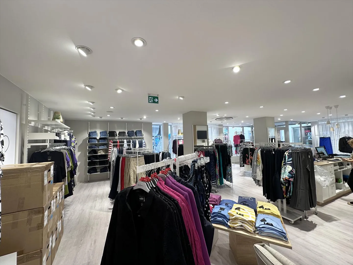 Commerce - Photo 4 of 11