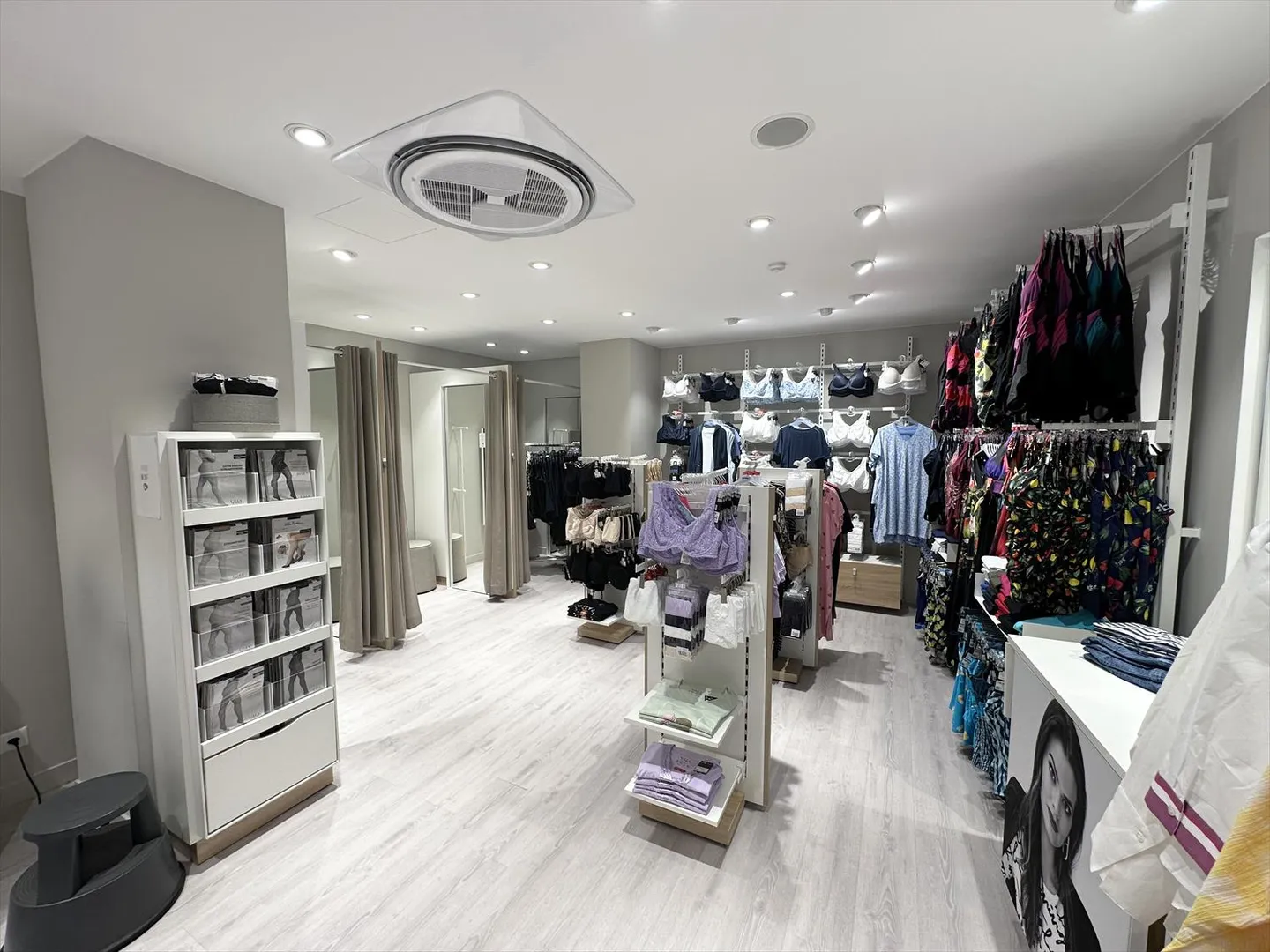 Commerce - Photo 7 of 11