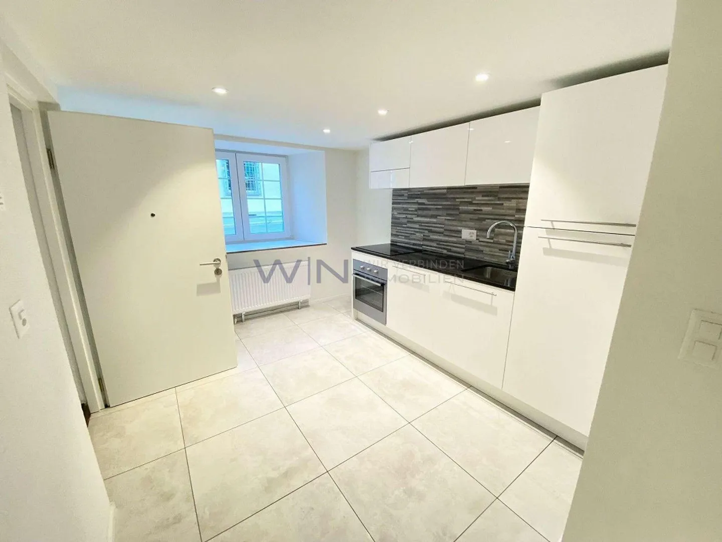 Opportunité en centre-ville disponible immédiatement - Photo 4 sur 5