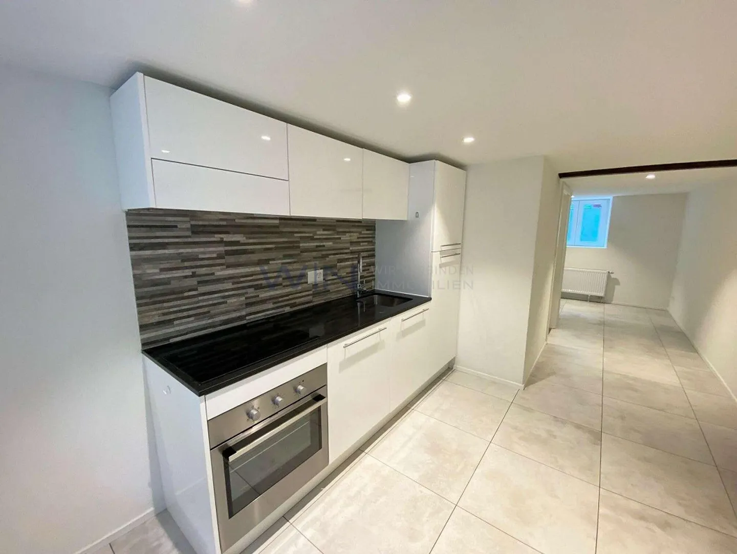 Opportunité en centre-ville disponible immédiatement - Photo 1 sur 5